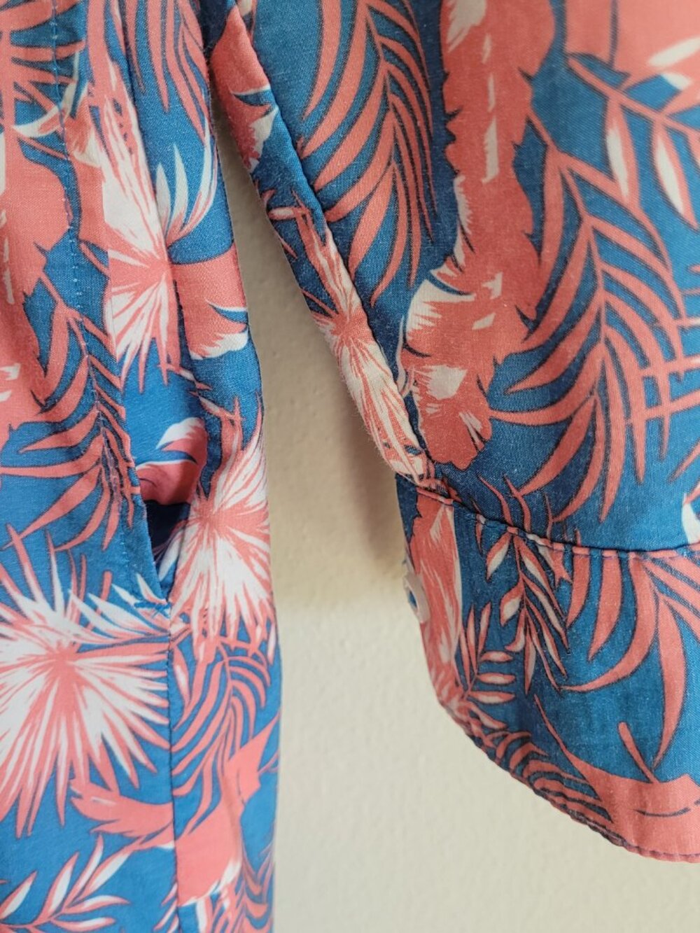 Magellan Outdoors Womens Medium Blue Pink Shirt Dress Fish Gear Tropical Collar - Picture 5 of 7